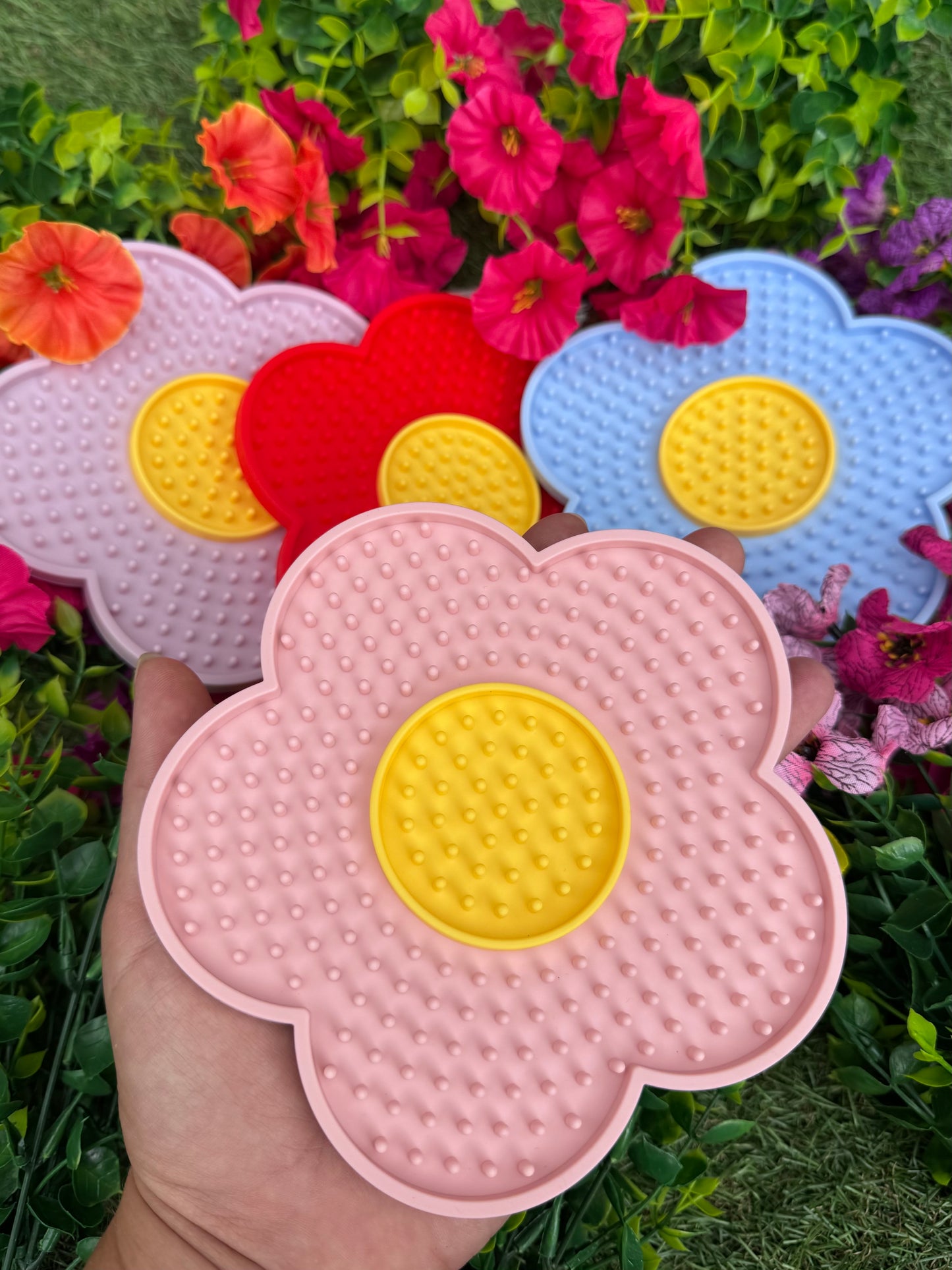 Mini Flower Lick Mat (Free Postage)