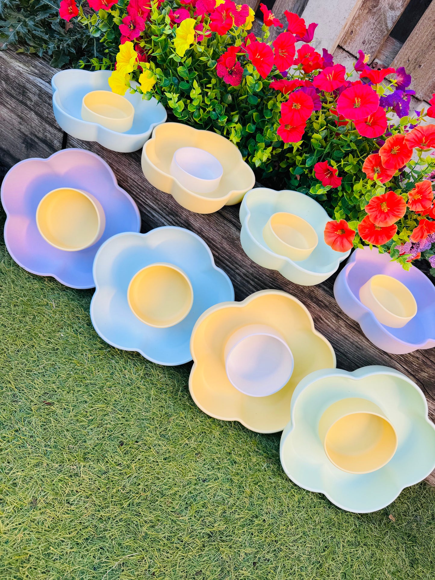 Flower Feast Enrichment Bowl, 2 Sizes Available (Free Postage)