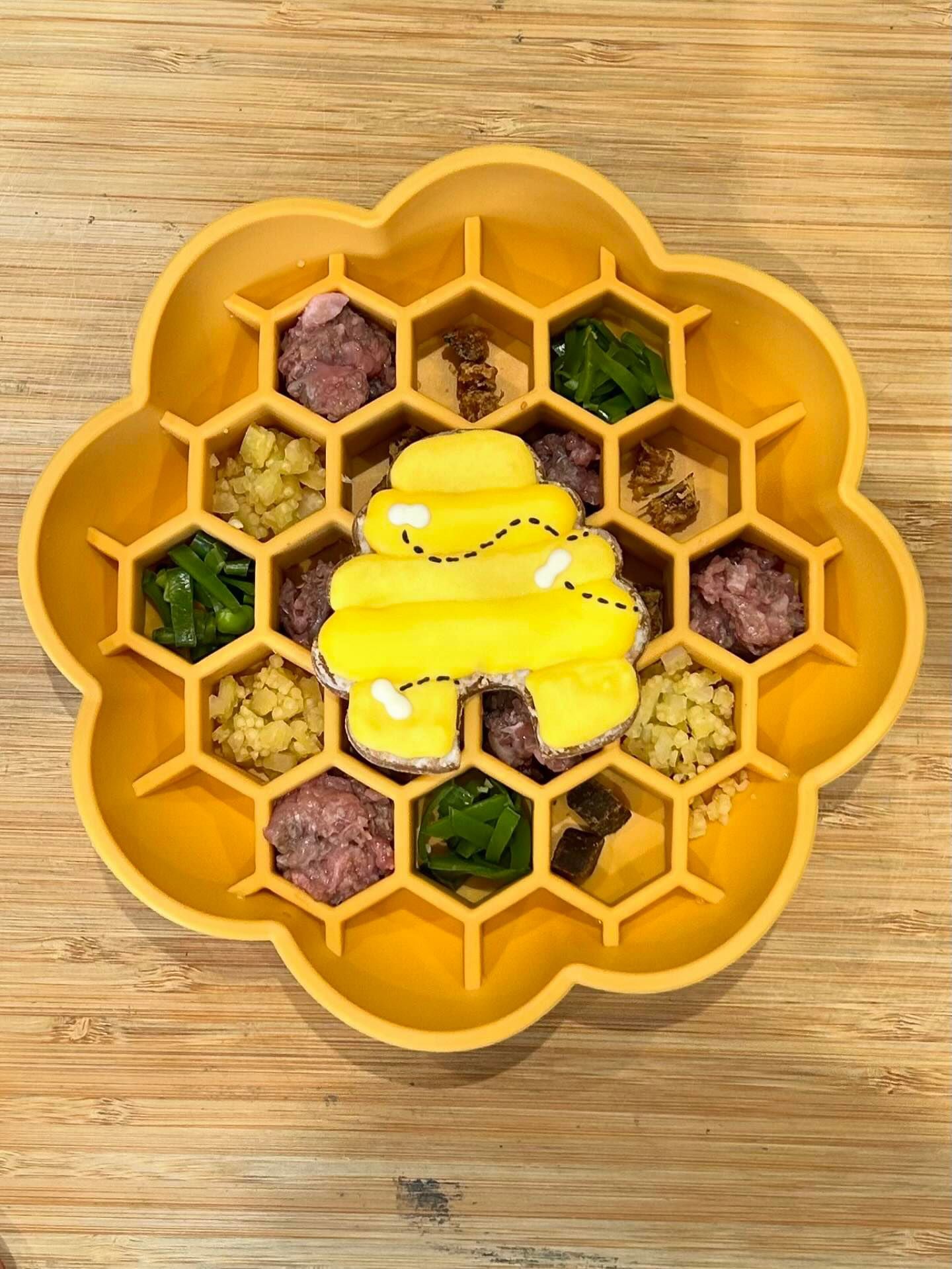 Honeycomb Enrichment Bowl (Free Postage)
