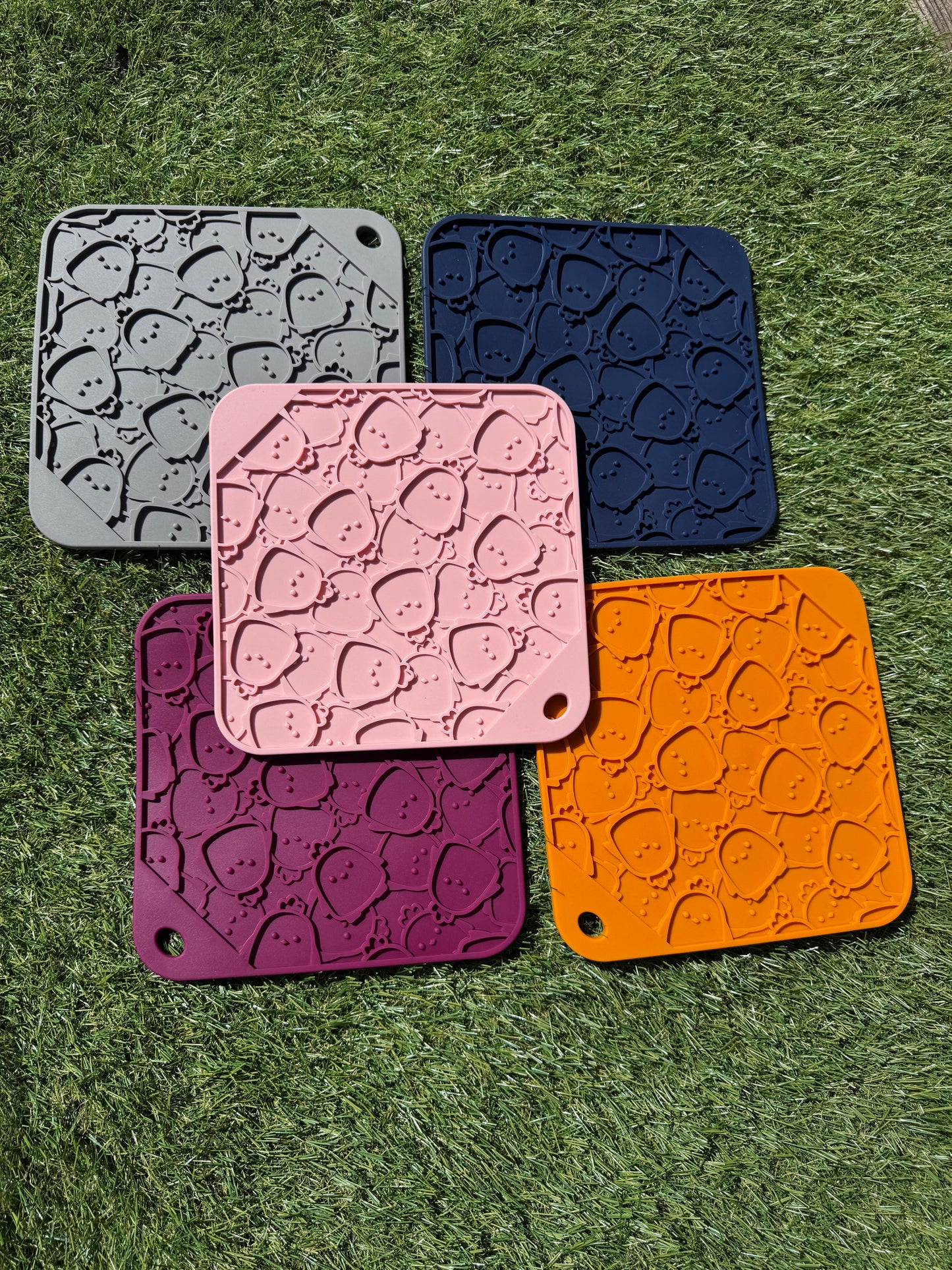 Chick Style Flat Lick Mat (Free Postage)