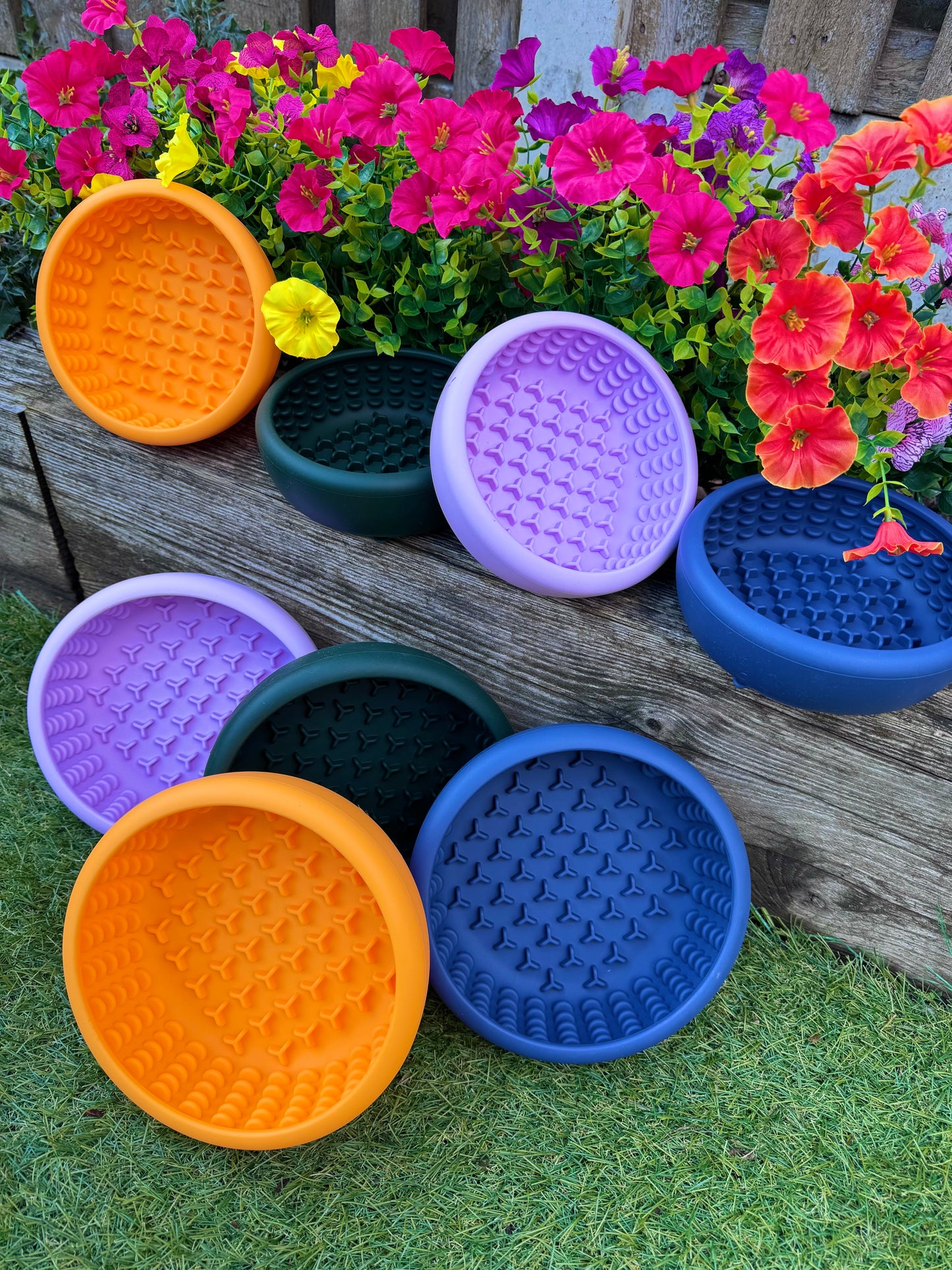 Tyre Trek Enrichment Bowl Feeder, 2 Sizes Available (Free Postage)