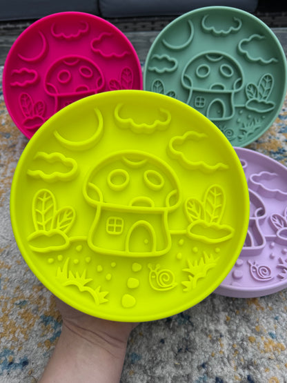 Mushroom Enrichment Feeder Bowl (With 4 Exclusive To Snuffles Colours)