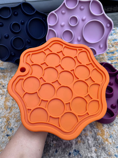 Crater Bowl With Lick Mat Base (2 in 1)