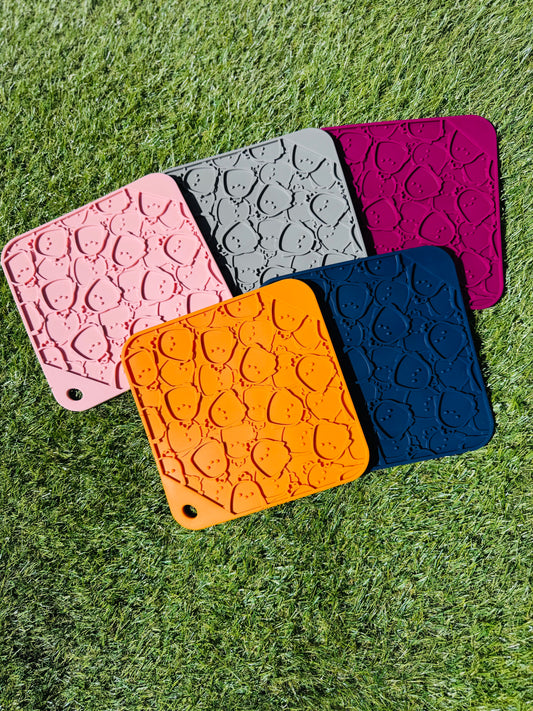 Chick Style Flat Lick Mat (Free Postage)