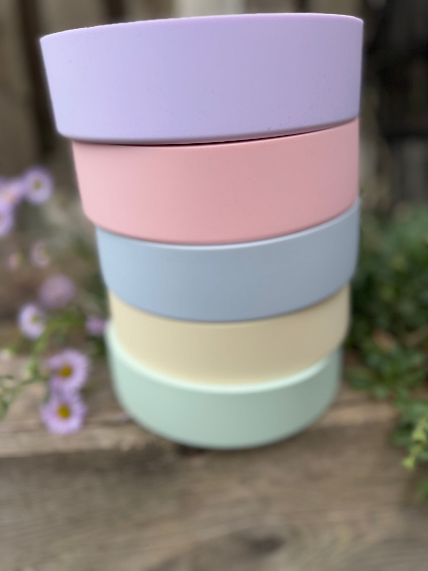 Heart Lick Bowls Available In 5 Pastel Shades (Free Postage)