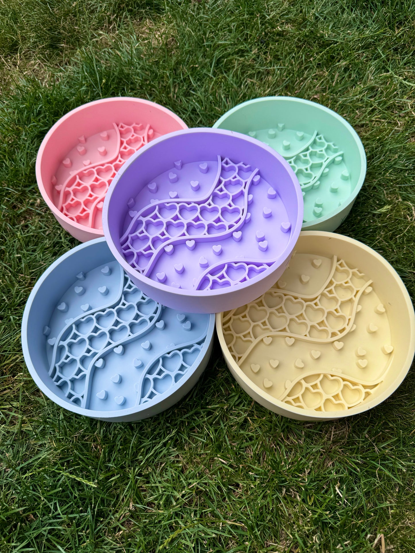 Heart Lick Bowls Available In 5 Pastel Shades (Free Postage)