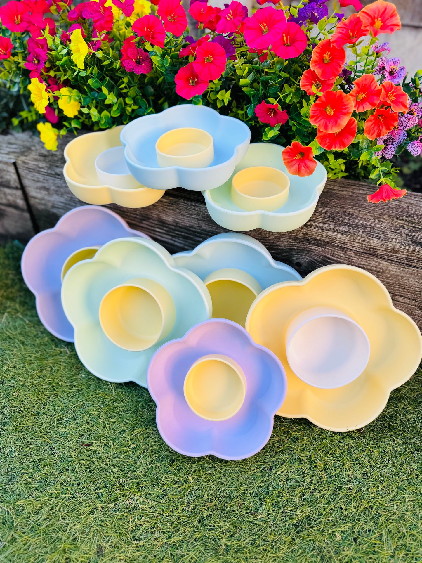Flower Feast Enrichment Bowl, 2 Sizes Available (Free Postage)